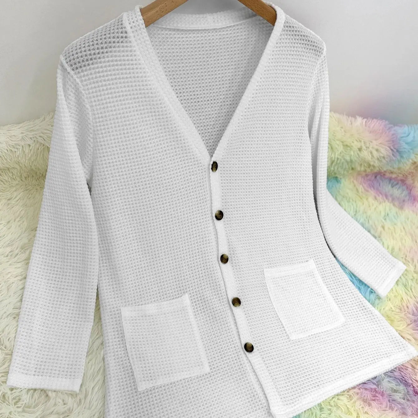 Plus size solid color v-neck cardigan casual long sleeve button front cardigan suitable for spring and autumn
